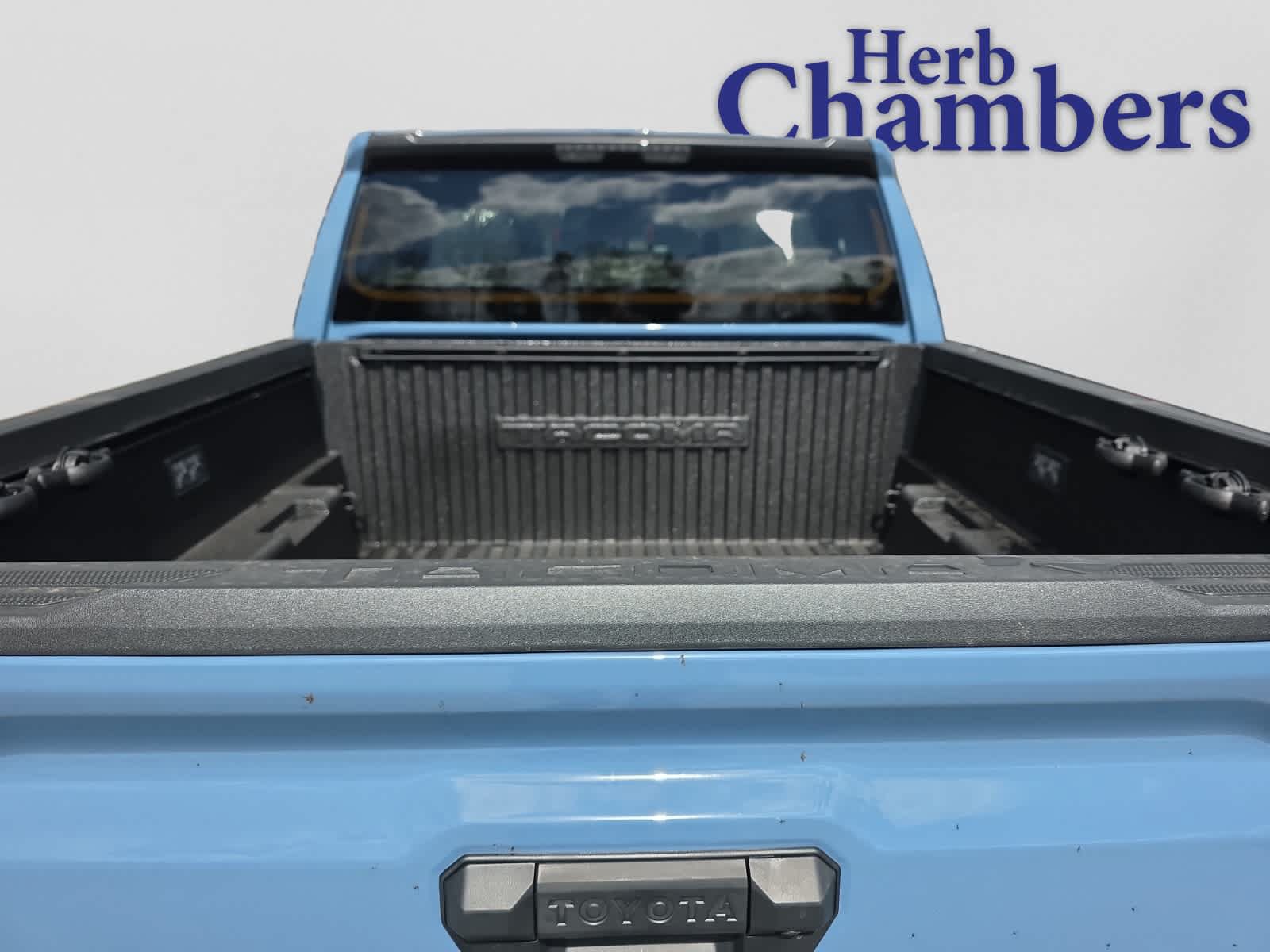 Used 2026 Toyota Tacoma SR5 AWD/4WD image 9