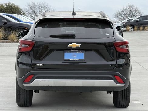 Certified 2025 Chevrolet Trax LT image 5