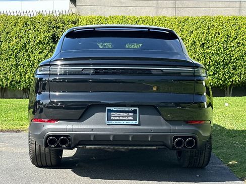 New 2026 Porsche Cayenne Coupe image 7