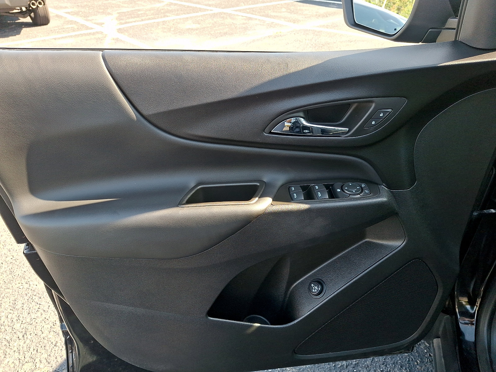 Certified 2024 Chevrolet Equinox LT w/ LPO, Floor Liner Package FWD image 12