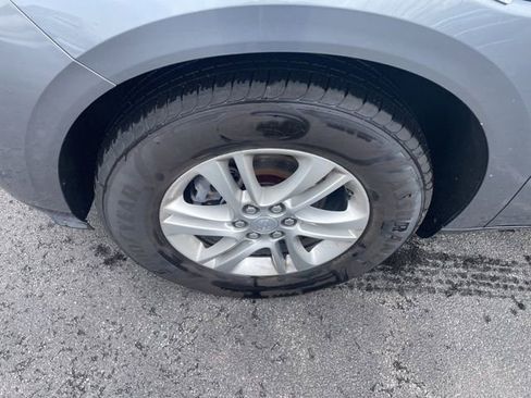 Used 2021 Buick Enclave Essence image 26