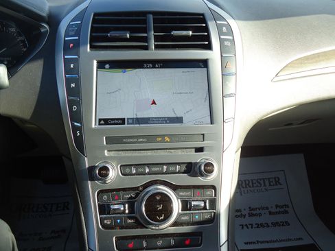 Used 2018 Lincoln MKZ Select w/ Technology Package image 16