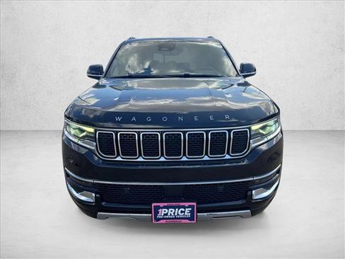 Used 2023 Jeep Wagoneer L Series II AWD/4WD image 2