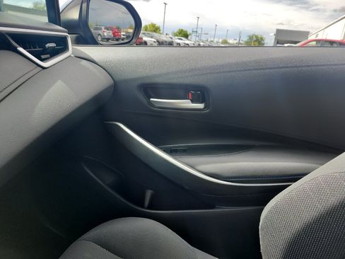 Used 2020 Toyota Corolla SE w/ SE Premium Package FWD image 29