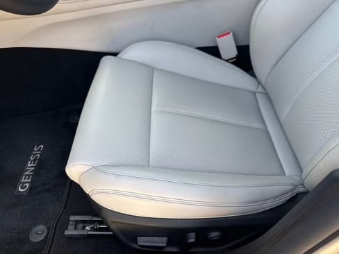 Used 2023 Genesis G70 2.0T RWD image 19