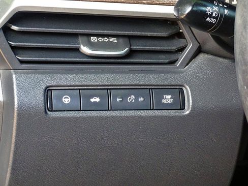 Used 2020 Nissan Altima 2.5 SL FWD image 25