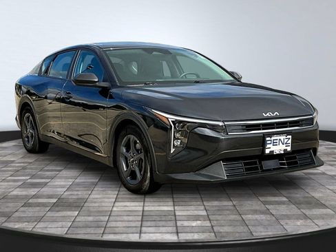 Used 2025 Kia K4 FWD image 3