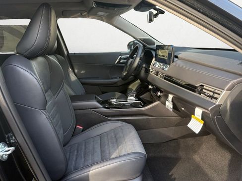 New 2026 Mitsubishi Outlander SE image 12