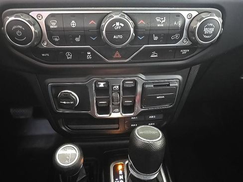 Used 2020 Jeep Gladiator Sport AWD/4WD image 23