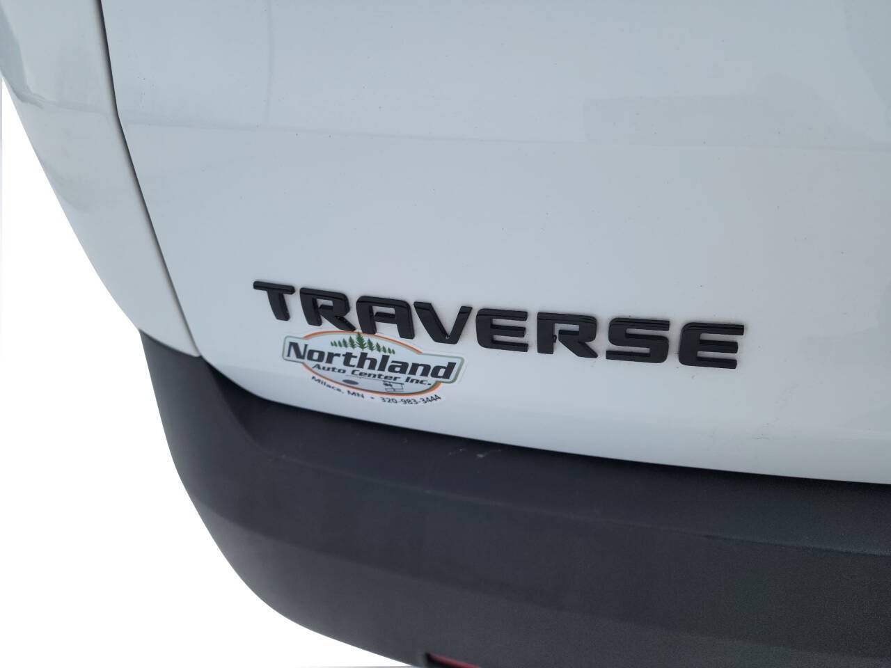 Used 2023 Chevrolet Traverse RS FWD image 21