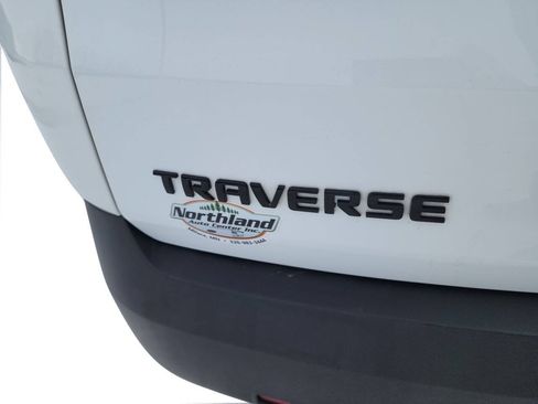 Used 2023 Chevrolet Traverse RS FWD image 21