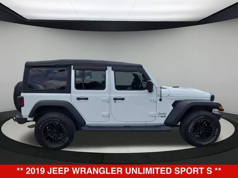 Used 2019 Jeep Wrangler Unlimited Sport S AWD/4WD image 7