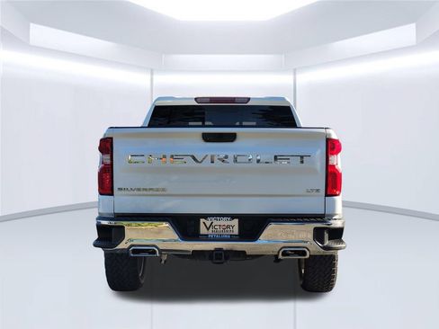 Used 2020 Chevrolet Silverado 1500 LTZ w/ LTZ Convenience Package AWD/4WD image 6
