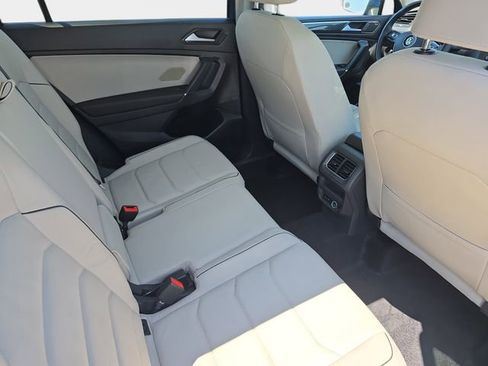 Used 2018 Volkswagen Tiguan SEL Premium AWD/4WD image 13