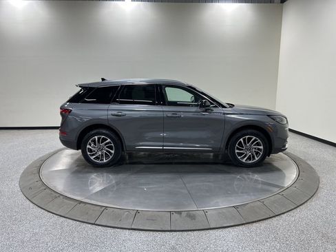 Certified 2022 Lincoln Corsair AWD w/ Equipment Group 101A image 5