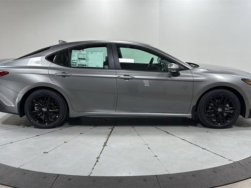 New 2026 Toyota Camry SE image 6