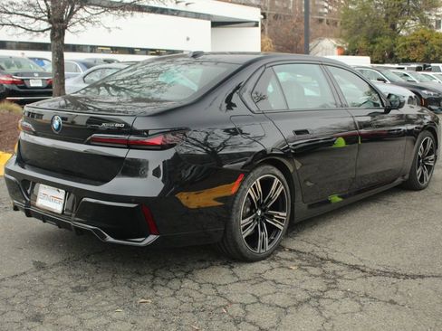 Used 2025 BMW i7 xDrive60 AWD/4WD image 9
