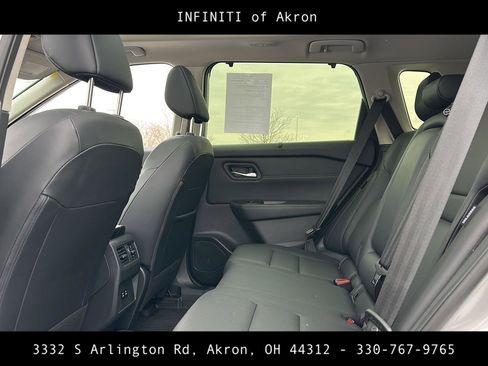 Used 2025 Nissan Rogue SV w/ SV Premium Package image 37