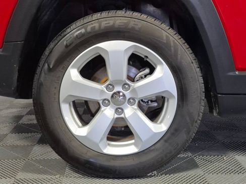 Used 2021 Jeep Compass Latitude FWD image 27