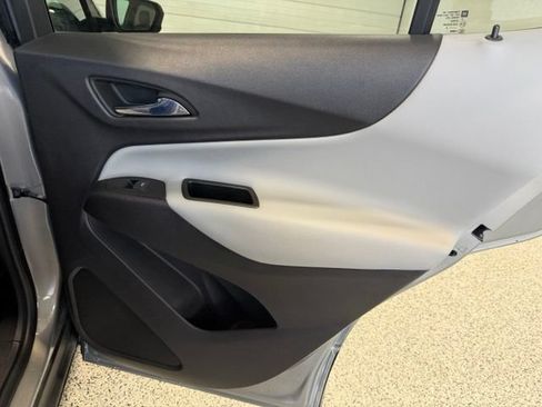 Used 2018 Chevrolet Equinox LT FWD image 23