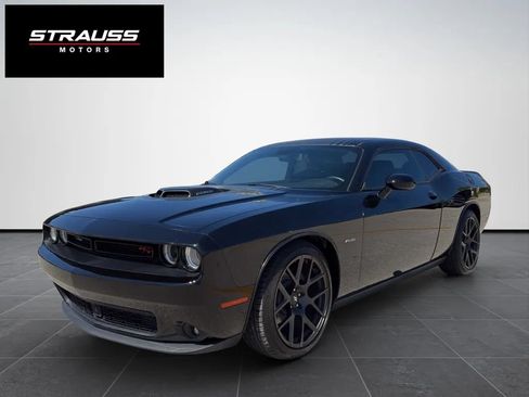 Used 2017 Dodge Challenger R/T Plus RWD image 4