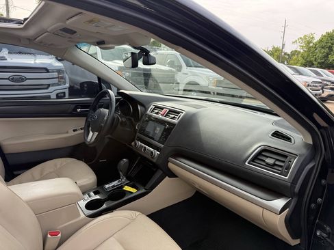 Used 2017 Subaru Legacy 2.5i Limited AWD/4WD image 10