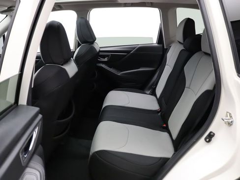 Used 2019 Subaru Forester Premium image 19