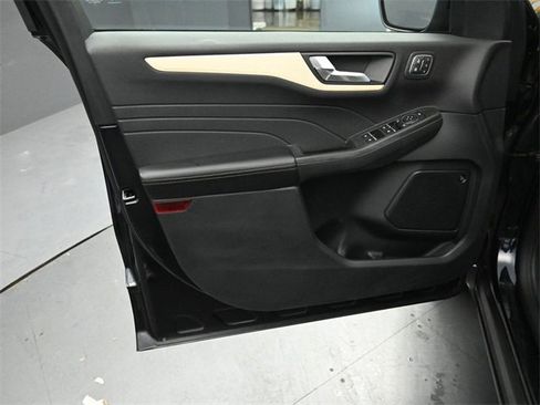 Certified 2021 Ford Escape Titanium w/ Titanium Elite Package image 22