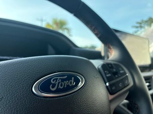 Used 2026 Ford Explorer Active AWD/4WD image 28