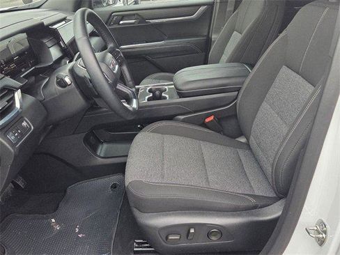 Used 2025 GMC Acadia Elevation image 9