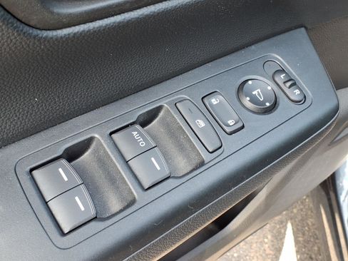 Used 2024 Honda CR-V LX image 11