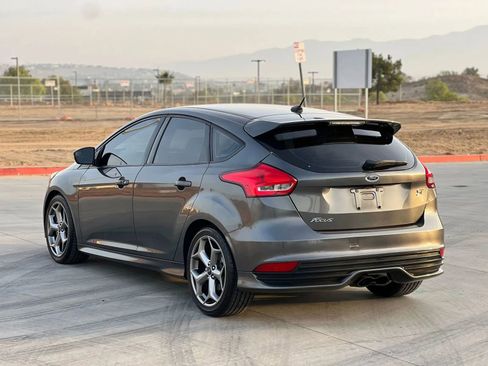 Used 2018 Ford Focus ST image 9