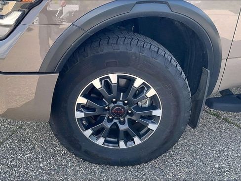 Used 2024 Nissan Titan PRO-4X w/ Pro-4x Convenience Package AWD/4WD image 4