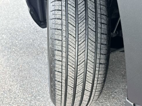 Used 2025 Toyota RAV4 Limited image 8