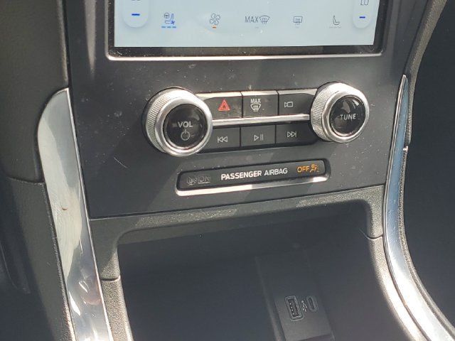 Used 2022 Ford Edge Titanium w/ Equipment Group 301A AWD/4WD image 28