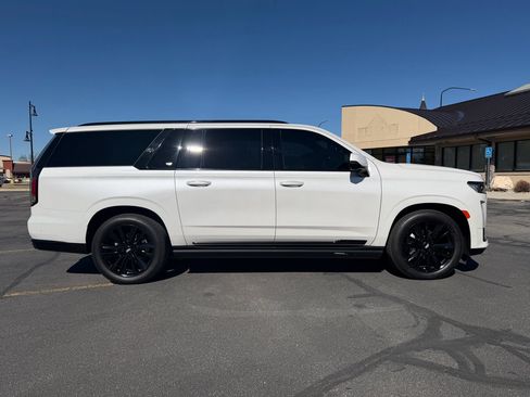 Certified 2023 Cadillac Escalade ESV Sport w/ Touring Package image 6