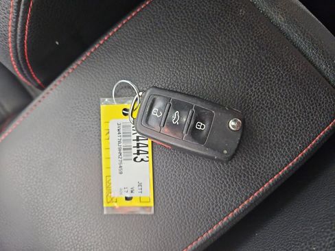 Used 2017 Volkswagen Jetta GLI image 28