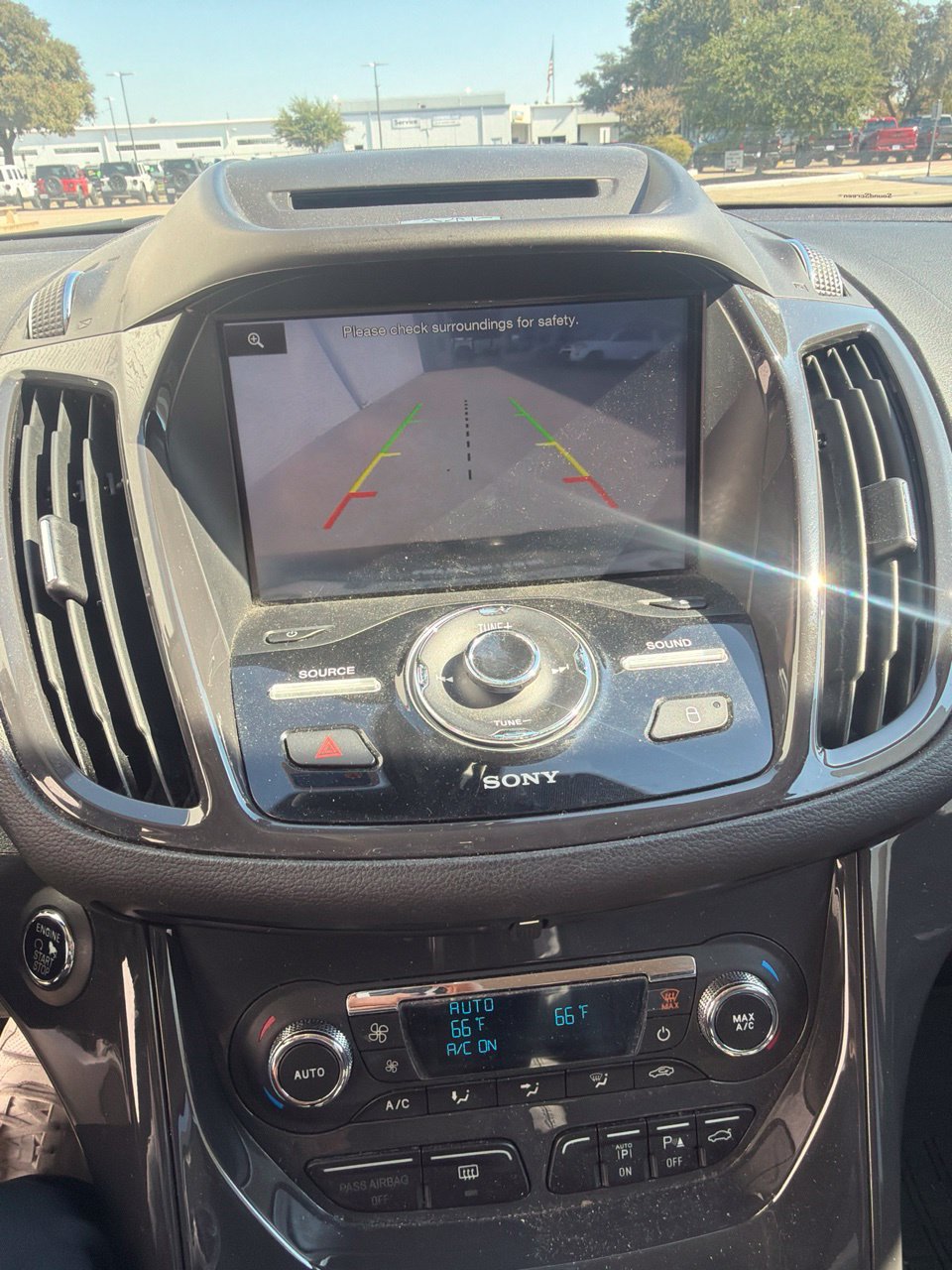 Used 2014 Ford Escape Titanium w/ Equipment Group 401A FWD image 8