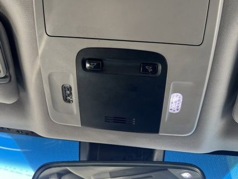 Used 2018 Toyota Camry L image 28