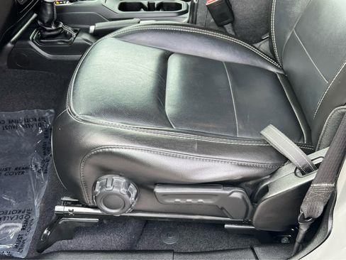 Used 2021 Jeep Gladiator Overland w/ Popular Equipment Package image 30