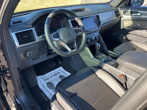 Used 2023 Volkswagen Atlas Cross Sport SE w/ Panoramic Sunroof Package image 15