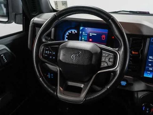 Used 2022 Ford Bronco Badlands w/ Sasquatch Package image 15