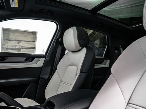 New 2026 Porsche Cayenne S image 29