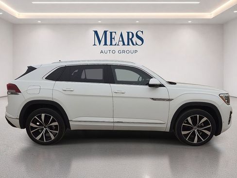 Used 2024 Volkswagen Atlas Cross Sport SEL Premium R-Line AWD/4WD image 6