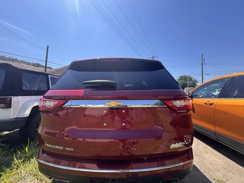 Used 2018 Chevrolet Traverse High Country w/ LPO, 'HIT The Road' Package AWD/4WD image 4