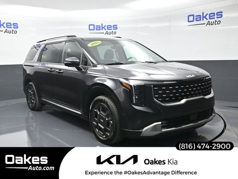 Certified 2025 Kia Carnival SX image 1