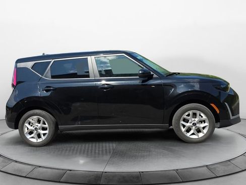 Used 2025 Kia Soul LX w/ LX Technology Package FWD image 6