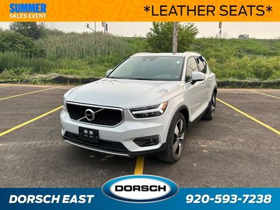 Used 2022 Volvo XC40 T5 Momentum w/ Premium Package