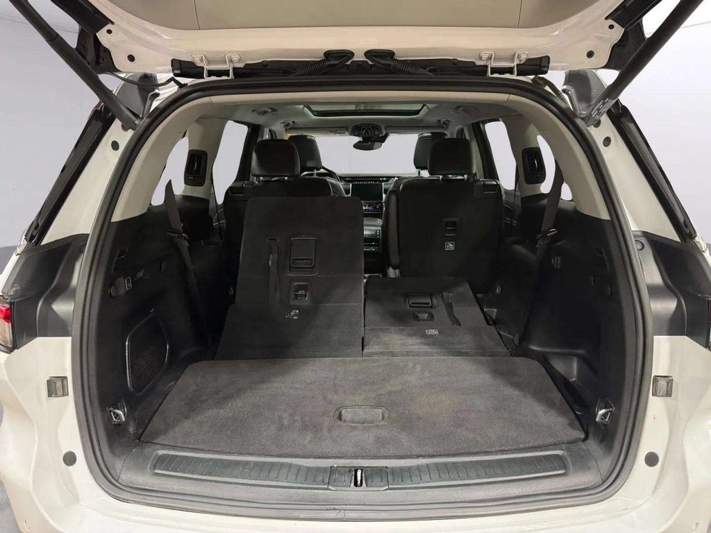 Used 2022 Jeep Grand Cherokee L Limited AWD/4WD image 30