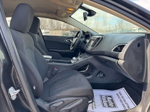 Used 2016 Chrysler 200 Limited image 18
